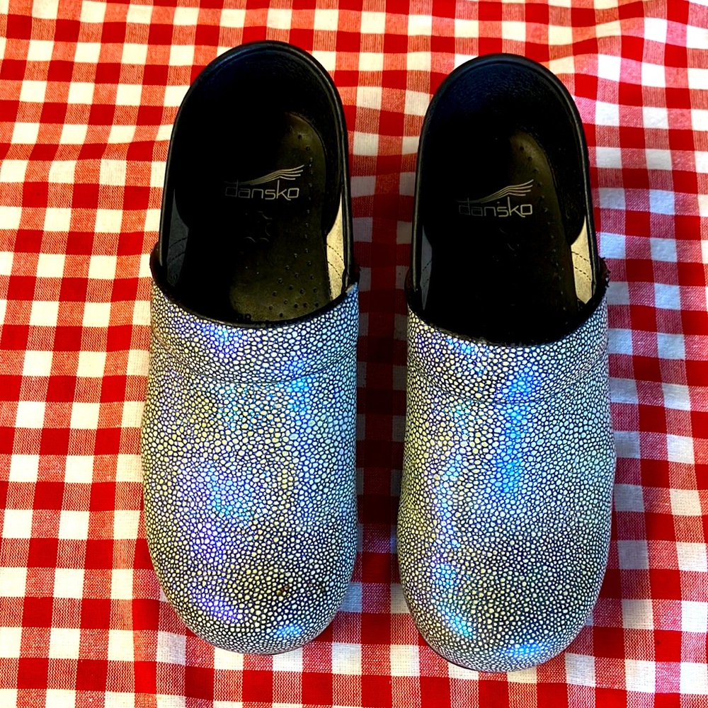 Dansko clogs - blue and white metallic crackle. EU 38.